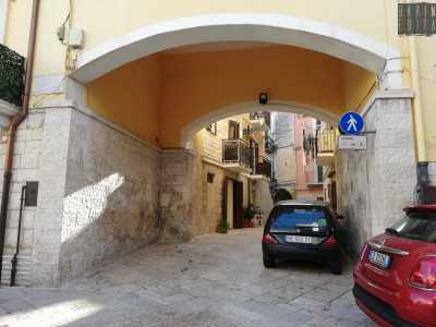 ...usava posizionarsi nei pressi dell�Arco di San Pietro, l� dove cucinava e vendeva sgagliozze e popizze